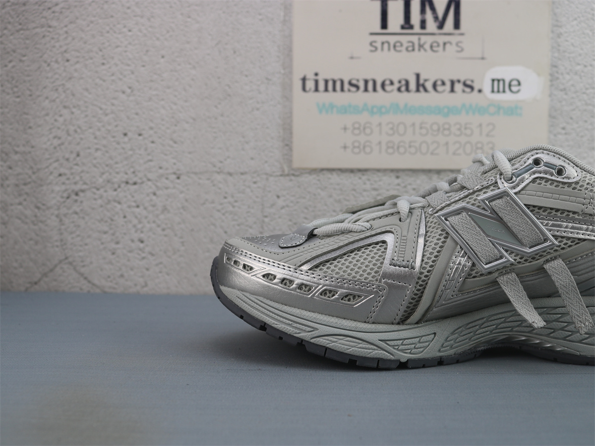 New Balance 1906A Concrete Silver Metallic M1906AG